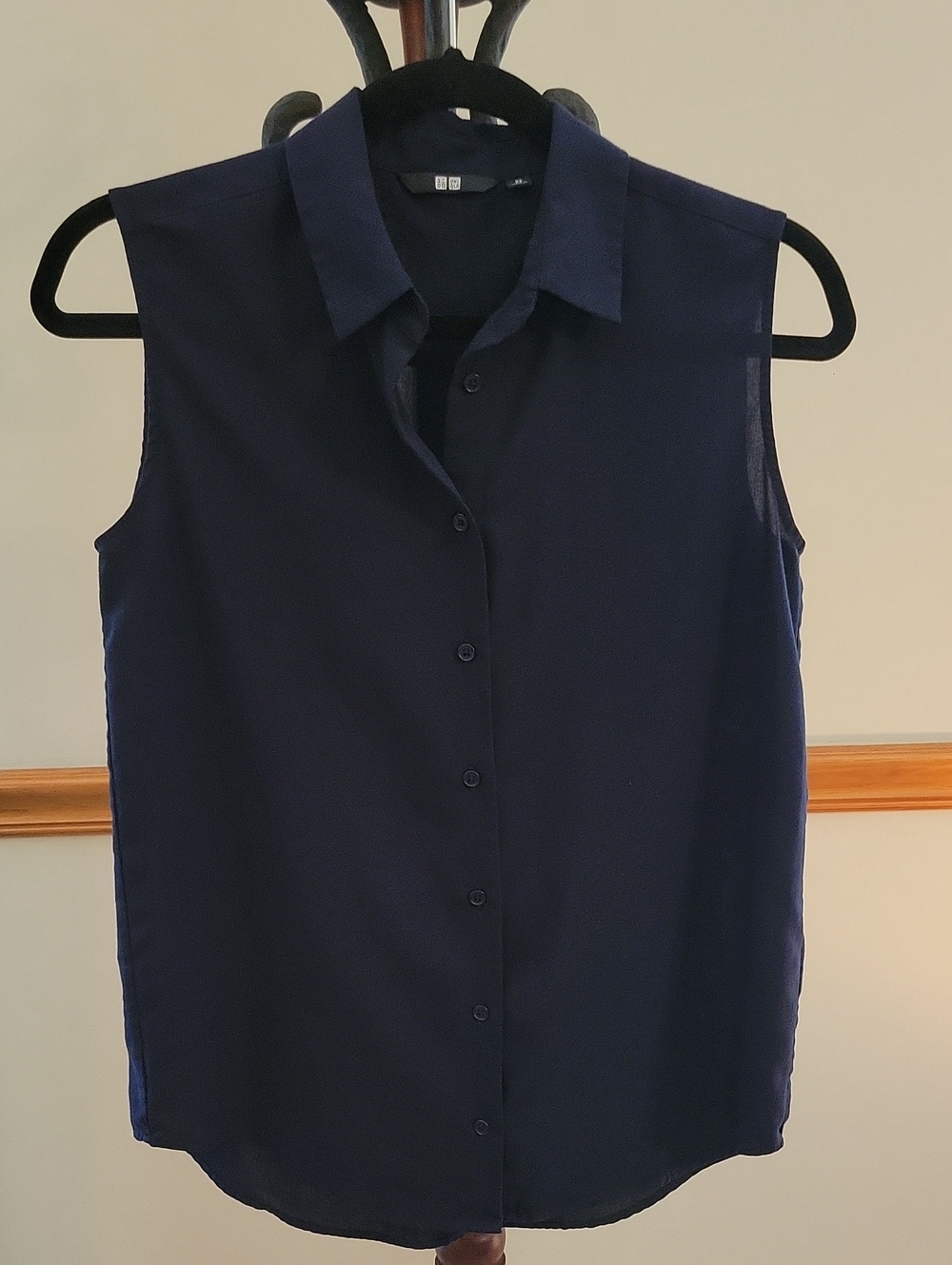 Uniqlo Navy Blue Rayon Sleeveless Button Down Collar Blouse Work Top Size XS